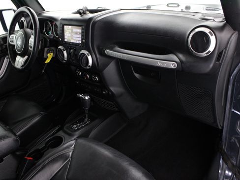 Used 2017 Jeep Wrangler Unlimited Sahara w/ Quick Order Package 24E Chief AWD/4WD image 33