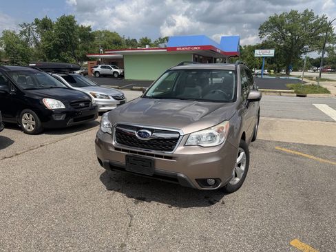 Used 2014 Subaru Forester 2.5i Touring AWD/4WD image 5