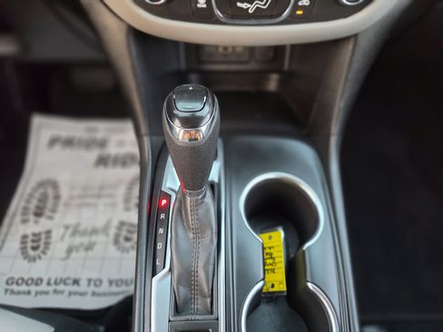 Used 2021 Chevrolet Equinox LS AWD/4WD image 32