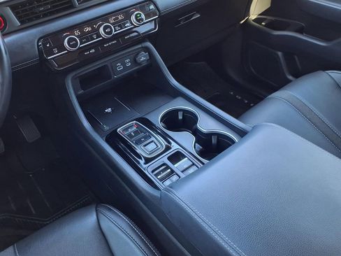 Certified 2024 Honda Pilot Touring image 17