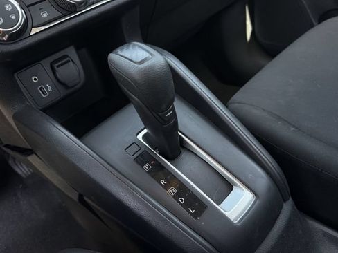 Used 2022 Nissan Versa S FWD image 19