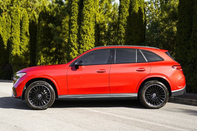 Used 2023 Mercedes-Benz GLC 300 w/ AMG Line image 5