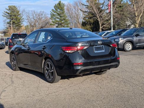 Used 2024 Nissan Sentra SV image 3