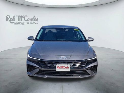 New 2025 Hyundai Elantra Limited FWD image 8