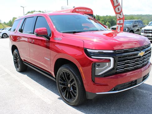 Used 2025 Chevrolet Tahoe High Country AWD/4WD image 4