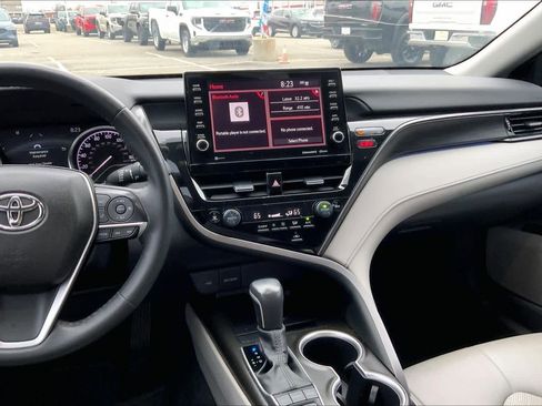 Used 2024 Toyota Camry XLE image 6
