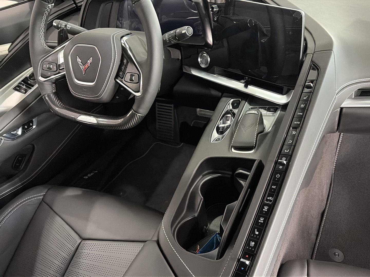 Used 2025 Chevrolet Corvette Z06 RWD image 12