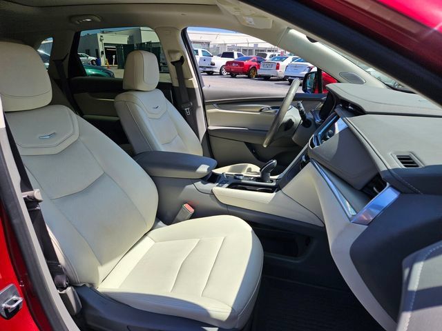 Used 2024 Cadillac XT5 Premium Luxury w/ LPO, Floor Liner Package AWD/4WD image 20