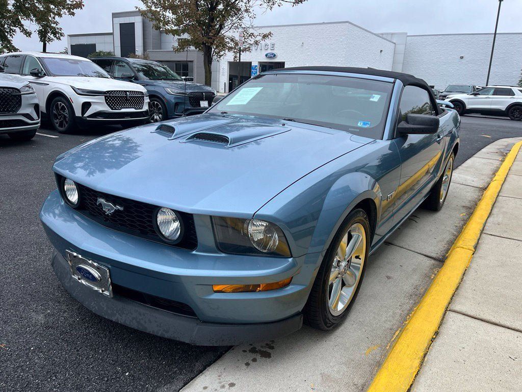 Used 2006 Ford Mustang GT Premium RWD image 3