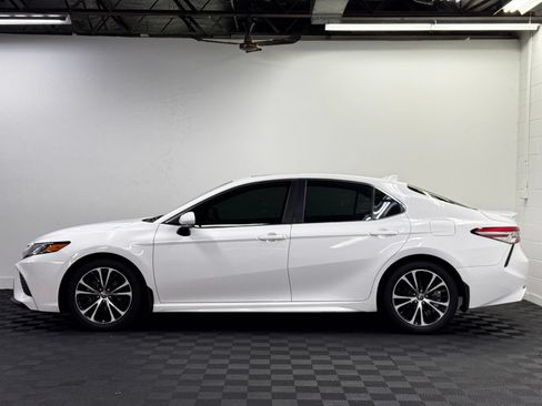 Used 2019 Toyota Camry FWD image 3