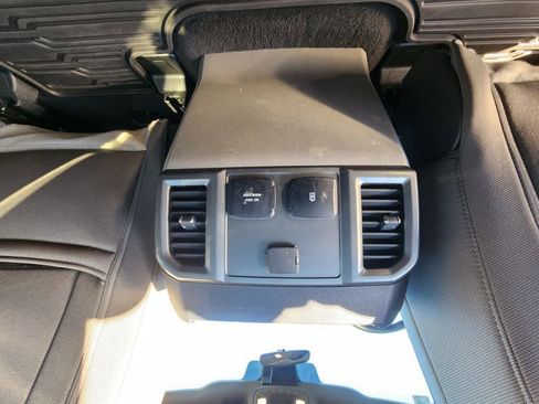 Certified 2022 Ford F250 XLT w/ XLT Premium Package image 25