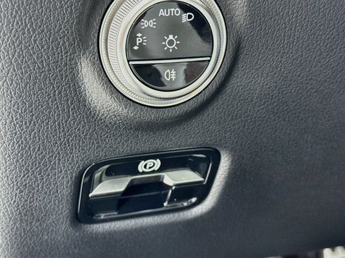 Used 2026 Mercedes-Benz C 300 Sedan image 11
