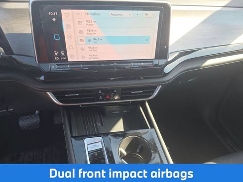 Used 2025 Volkswagen Atlas Cross Sport SE FWD image 11