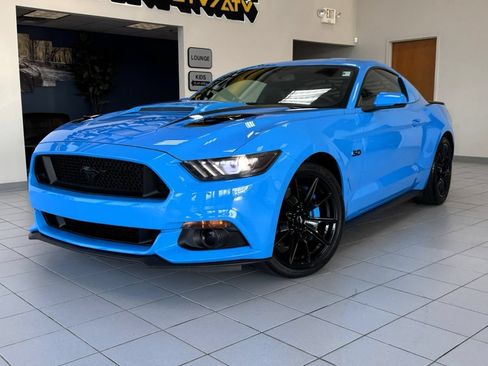 Used 2017 Ford Mustang GT Premium w/ Black Accent Package RWD image 46