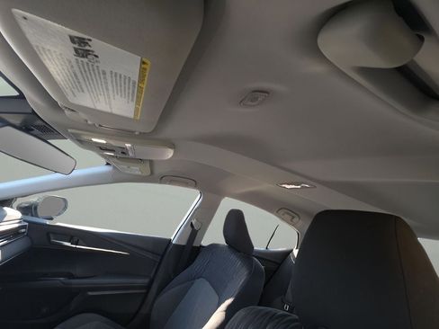 Used 2025 Toyota Camry LE image 12