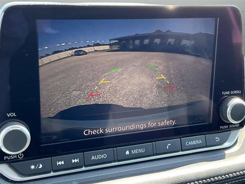 Used 2023 Nissan Rogue S FWD image 25