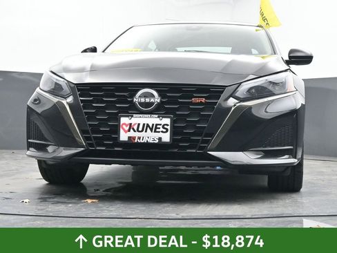 Used 2024 Nissan Altima 2.5 SR FWD image 48