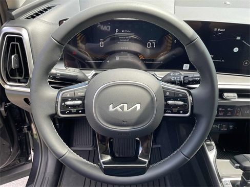 New 2025 Kia Sorento S image 7
