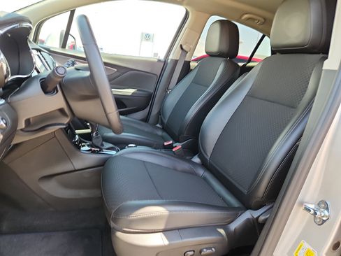 Used 2022 Buick Encore Preferred FWD image 13