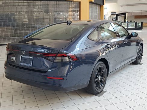 New 2025 Honda Accord SE image 6
