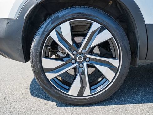 Used 2024 Volvo XC40 B5 Plus w/ Climate Package AWD/4WD image 15