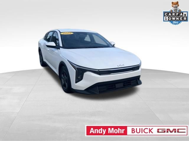 Used 2025 Kia K4 FWD image 2
