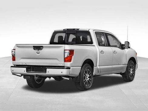 Used 2021 Nissan Titan SV w/ SV Convenience Package RWD image 6