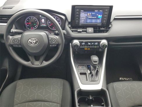 Used 2022 Toyota RAV4 XLE image 16