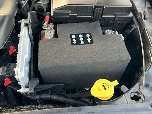 Used 2016 Chrysler 200 Limited image 34