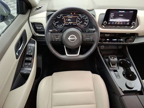 Used 2022 Nissan Rogue SV w/ SV Premium Package image 21