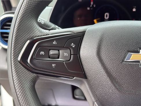 Used 2025 Chevrolet Trax LT FWD image 20