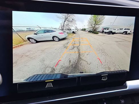 Used 2025 Chevrolet Silverado 2500 LT w/ Convenience Package image 30