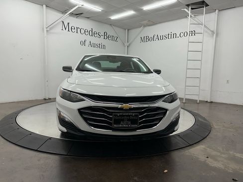 Used 2023 Chevrolet Malibu LS FWD image 2