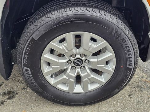 Used 2023 Nissan Frontier SV w/ Technology Package image 9