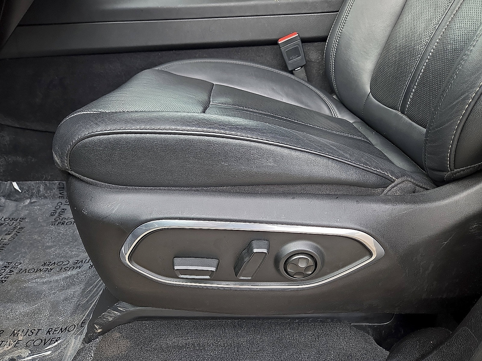 Used 2024 Jeep Wagoneer L Series II w/ Flexible Seating Group RWD image 24