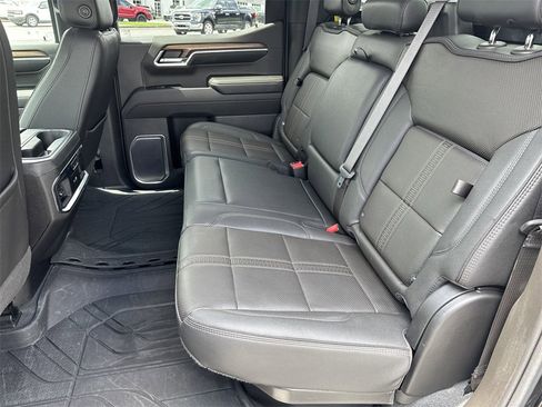 Used 2022 Chevrolet Silverado 1500 High Country w/ High Country Premium Package image 22