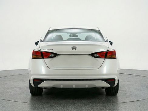 Used 2025 Nissan Altima 2.5 SV image 7