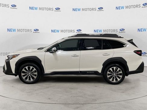Used 2023 Subaru Outback Touring image 2