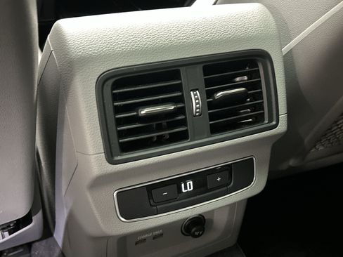 Used 2023 Audi Q5 2.0T Premium w/ Convenience Package AWD/4WD image 29