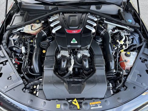 Used 2017 Alfa Romeo Giulia Quadrifoglio image 25