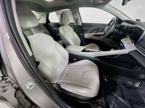 Used 2023 Hyundai Elantra Limited FWD image 29