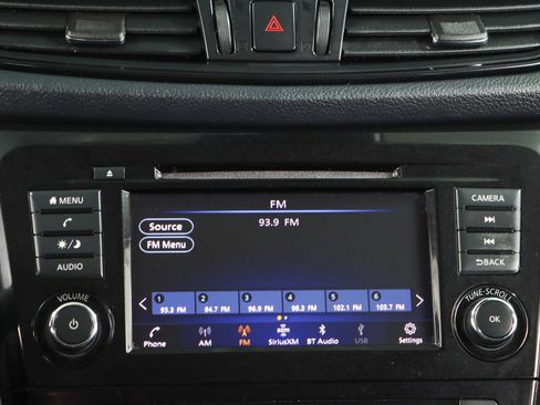 Used 2020 Nissan Rogue SV FWD image 19