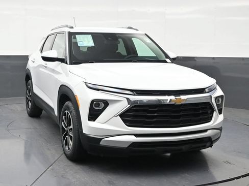 Used 2025 Chevrolet TrailBlazer LT FWD image 7
