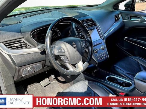 Used 2019 Lincoln MKC Reserve w/ MKC Technology Package FWD image 17