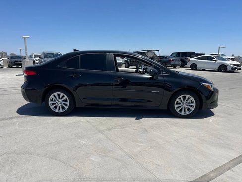Used 2023 Toyota Corolla LE w/ LE Premium Package FWD image 3