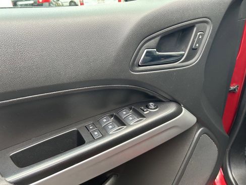 Used 2022 Chevrolet Colorado LT w/ Safety Package image 21