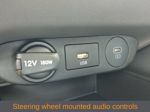 Used 2024 Hyundai Elantra Blue FWD image 9