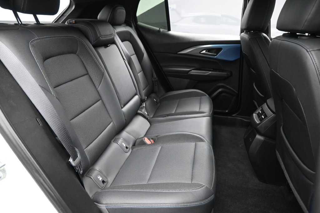 Used 2025 Chevrolet Equinox EV LT w/ Convenience Package FWD image 26