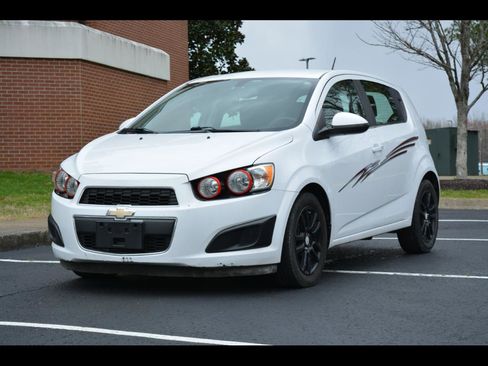 Used 2016 Chevrolet Sonic LT image 1