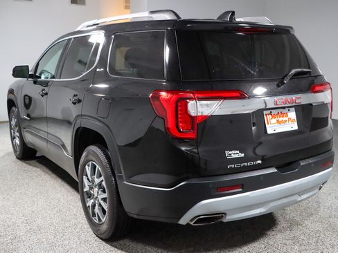 Used 2022 GMC Acadia SLT w/ Technology Package FWD image 9